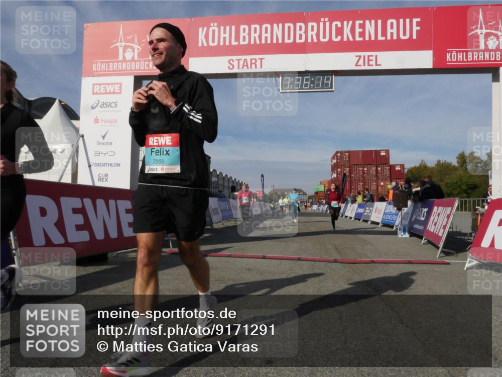 03.10.2025 - Köhlbrandbrückenlauf Matties Gatica Varas http://msf.ph/oto/9171291 03.10.2025 10:36:15 Ziel 1837, 2161, 2344, 2427, 2476 meine-sportfotos.de