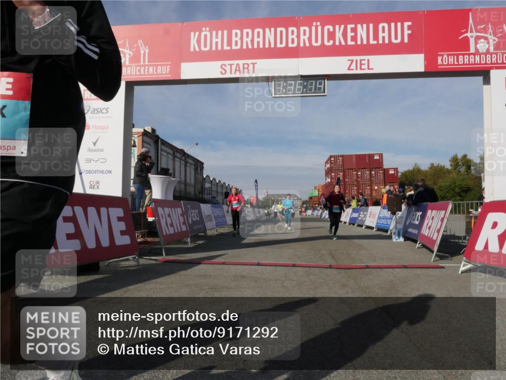 03.10.2025 - Köhlbrandbrückenlauf Matties Gatica Varas http://msf.ph/oto/9171292 03.10.2025 10:36:16 Ziel 1837, 2161, 2344, 2427, 2476 meine-sportfotos.de