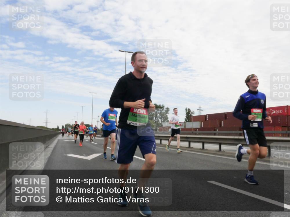 03.10.2025 - Köhlbrandbrückenlauf Matties Gatica Varas http://msf.ph/oto/9171300 03.10.2025 15:16:10 Position 3 7099 meine-sportfotos.de