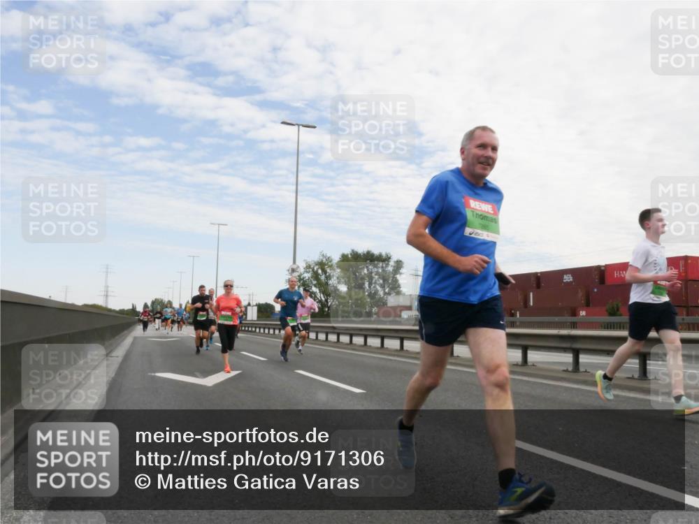 03.10.2025 - Köhlbrandbrückenlauf Matties Gatica Varas http://msf.ph/oto/9171306 03.10.2025 15:16:12 Position 3 72915 meine-sportfotos.de