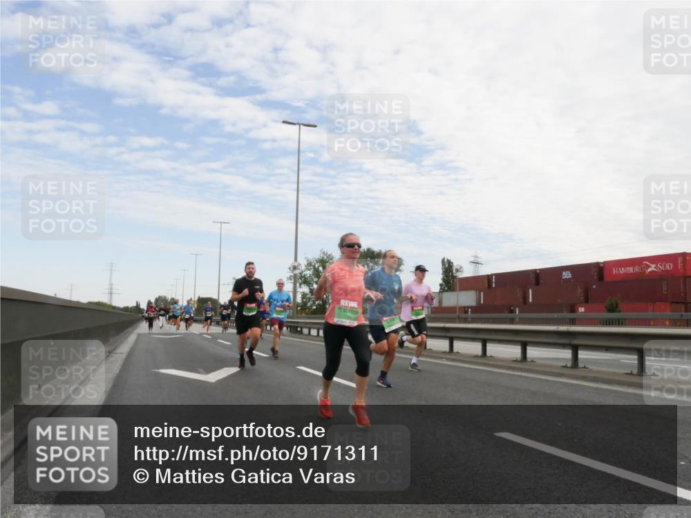 03.10.2025 - Köhlbrandbrückenlauf Matties Gatica Varas http://msf.ph/oto/9171311 03.10.2025 15:16:13 Position 3  meine-sportfotos.de