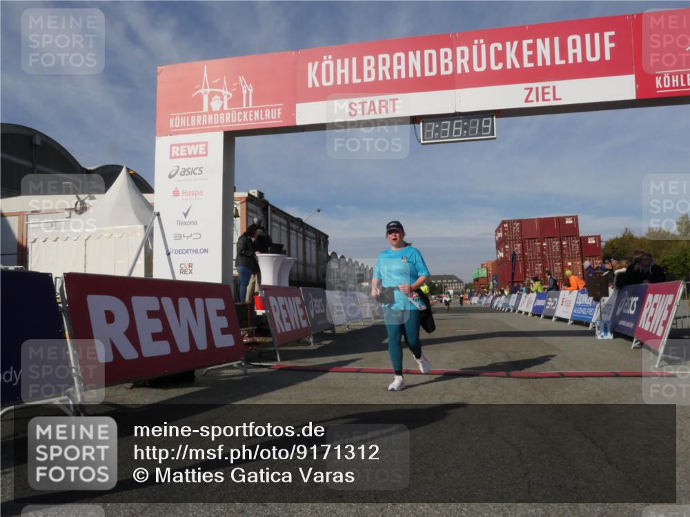03.10.2025 - Köhlbrandbrückenlauf Matties Gatica Varas http://msf.ph/oto/9171312 03.10.2025 10:36:21 Ziel 2427, 2476, 3258 meine-sportfotos.de