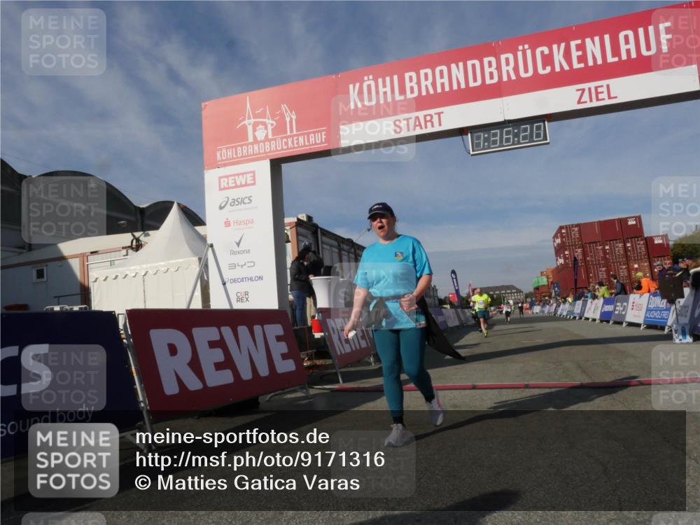 03.10.2025 - Köhlbrandbrückenlauf Matties Gatica Varas http://msf.ph/oto/9171316 03.10.2025 10:36:22 Ziel 2427, 2476, 3258 meine-sportfotos.de