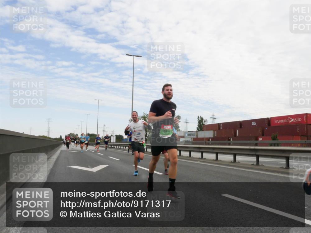03.10.2025 - Köhlbrandbrückenlauf Matties Gatica Varas http://msf.ph/oto/9171317 03.10.2025 15:16:15 Position 3  meine-sportfotos.de
