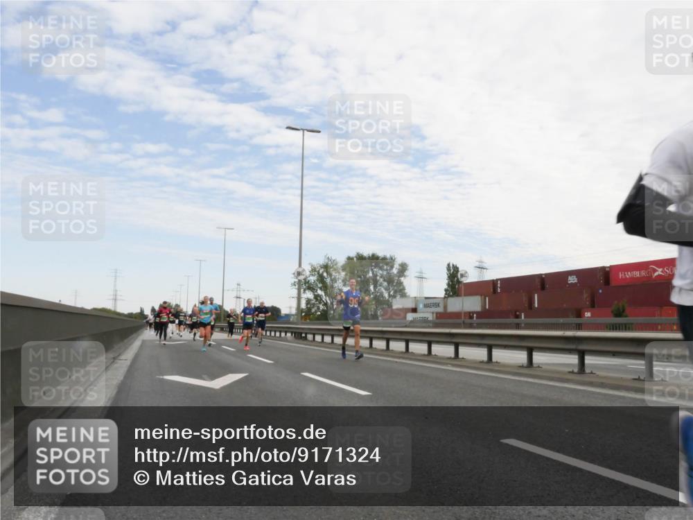 03.10.2025 - Köhlbrandbrückenlauf Matties Gatica Varas http://msf.ph/oto/9171324 03.10.2025 15:16:16 Position 3  meine-sportfotos.de