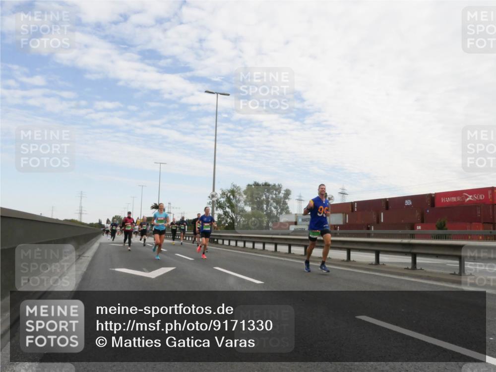 03.10.2025 - Köhlbrandbrückenlauf Matties Gatica Varas http://msf.ph/oto/9171330 03.10.2025 15:16:18 Position 3 99 meine-sportfotos.de