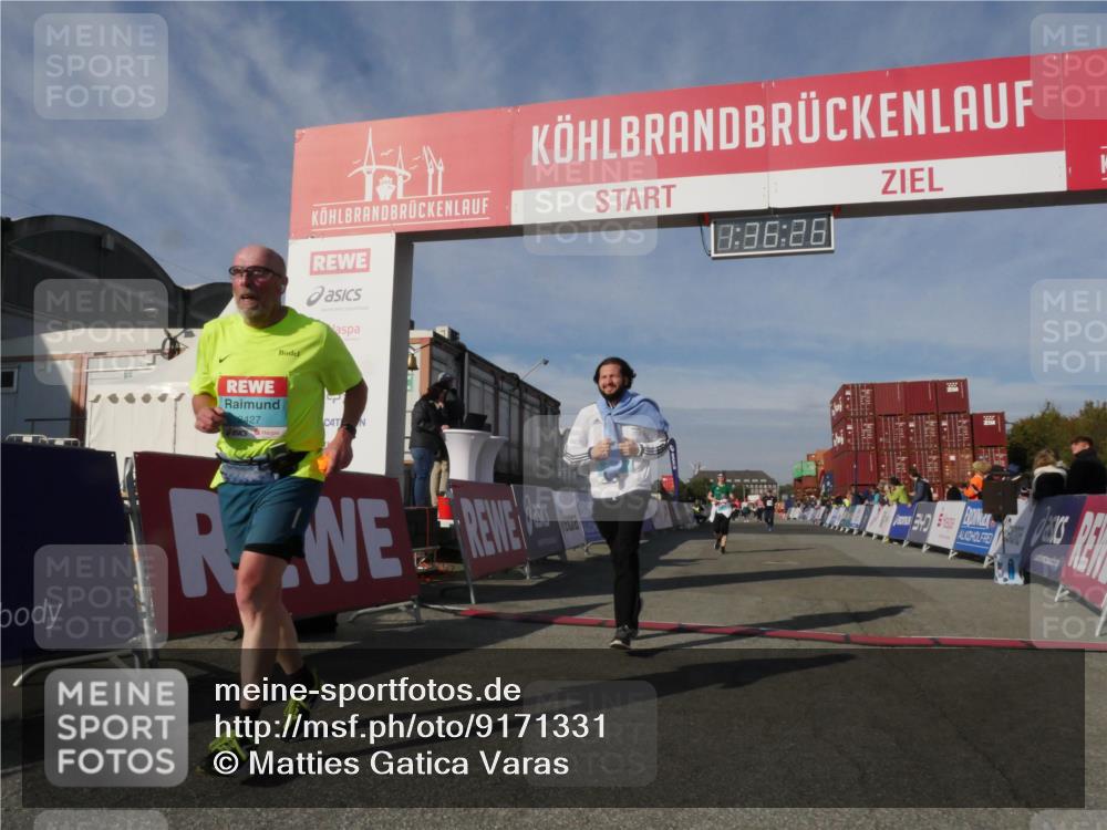 03.10.2025 - Köhlbrandbrückenlauf Matties Gatica Varas http://msf.ph/oto/9171331 03.10.2025 10:36:28 Ziel 2475, 3258 meine-sportfotos.de