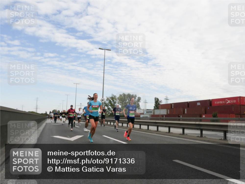 03.10.2025 - Köhlbrandbrückenlauf Matties Gatica Varas http://msf.ph/oto/9171336 03.10.2025 15:16:19 Position 3  meine-sportfotos.de