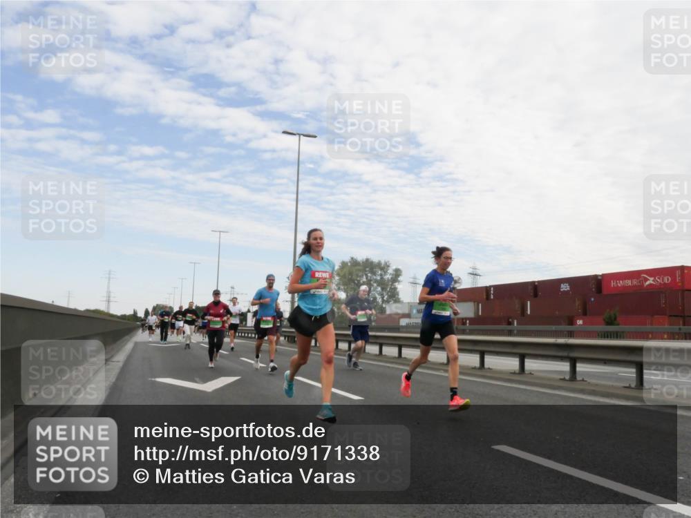 03.10.2025 - Köhlbrandbrückenlauf Matties Gatica Varas http://msf.ph/oto/9171338 03.10.2025 15:16:20 Position 3  meine-sportfotos.de