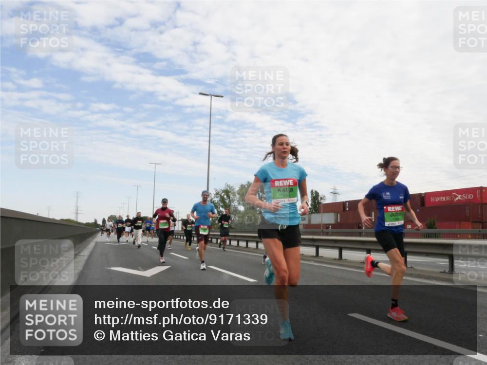 03.10.2025 - Köhlbrandbrückenlauf Matties Gatica Varas http://msf.ph/oto/9171339 03.10.2025 15:16:20 Position 3 7898, 15 meine-sportfotos.de