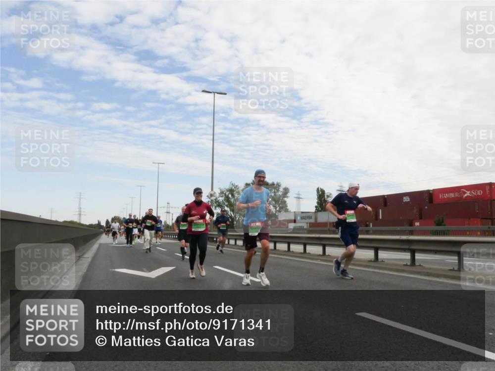 03.10.2025 - Köhlbrandbrückenlauf Matties Gatica Varas http://msf.ph/oto/9171341 03.10.2025 15:16:21 Position 3  meine-sportfotos.de