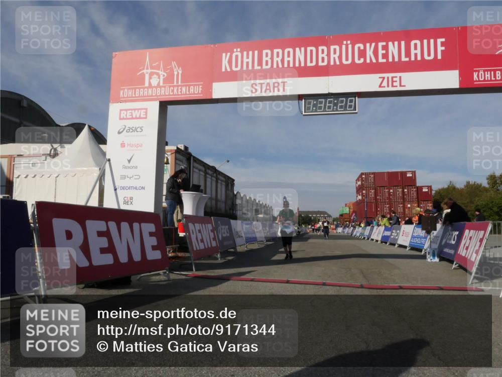 03.10.2025 - Köhlbrandbrückenlauf Matties Gatica Varas http://msf.ph/oto/9171344 03.10.2025 10:36:30 Ziel 2475, 3258 meine-sportfotos.de