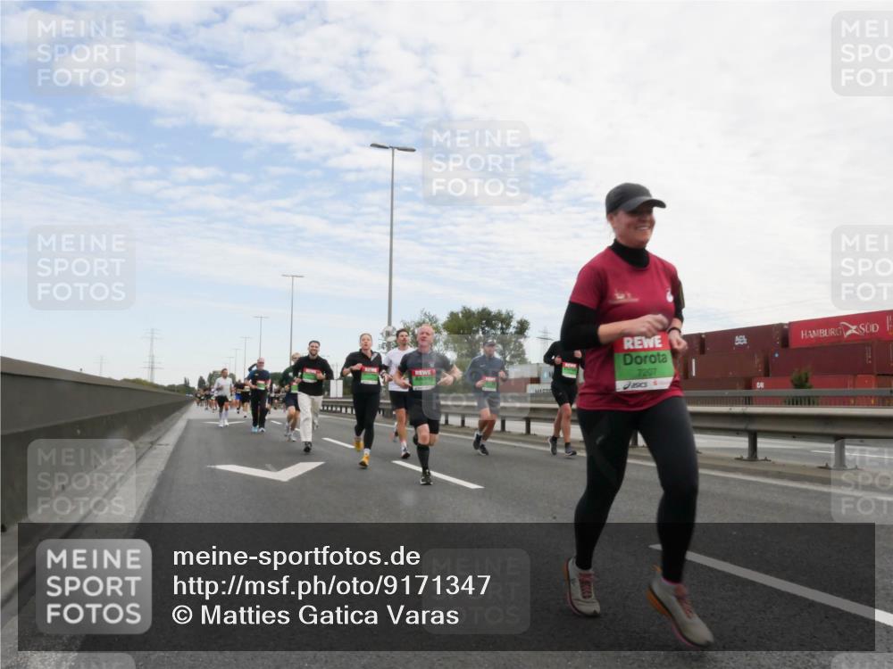 03.10.2025 - Köhlbrandbrückenlauf Matties Gatica Varas http://msf.ph/oto/9171347 03.10.2025 15:16:23 Position 3 7207 meine-sportfotos.de