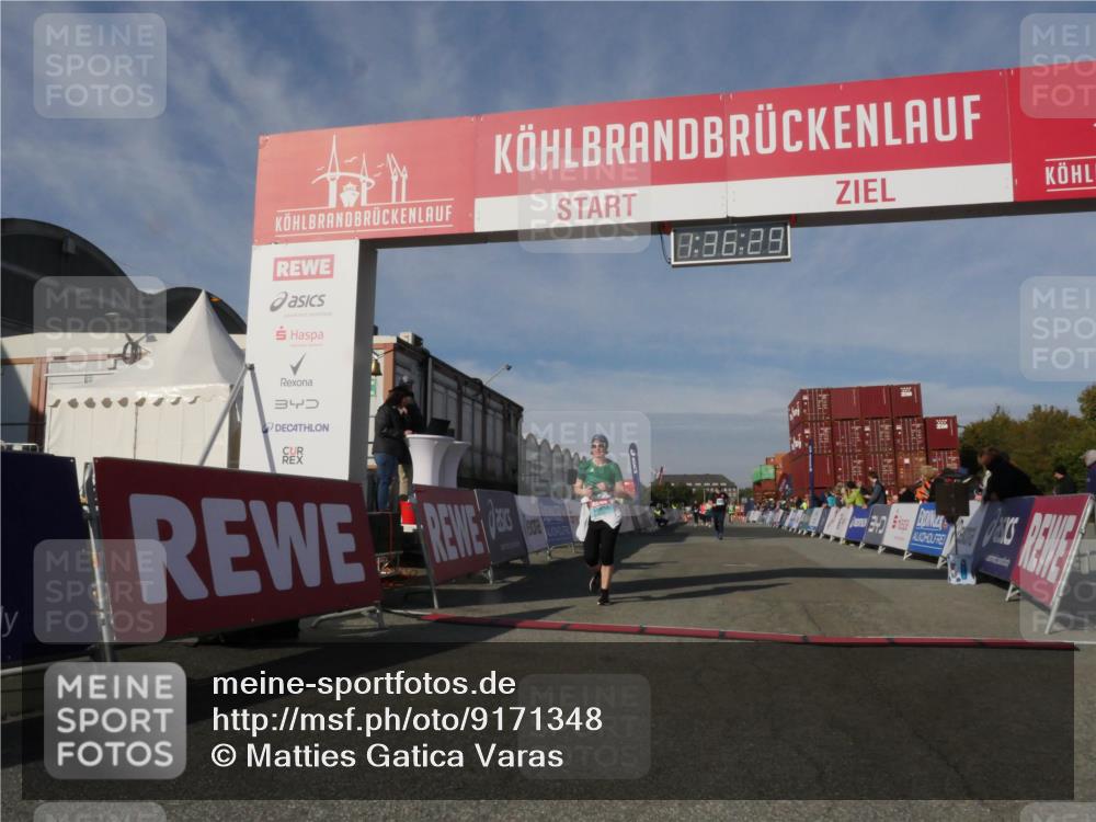 03.10.2025 - Köhlbrandbrückenlauf Matties Gatica Varas http://msf.ph/oto/9171348 03.10.2025 10:36:31 Ziel 2475, 3258, 3589 meine-sportfotos.de