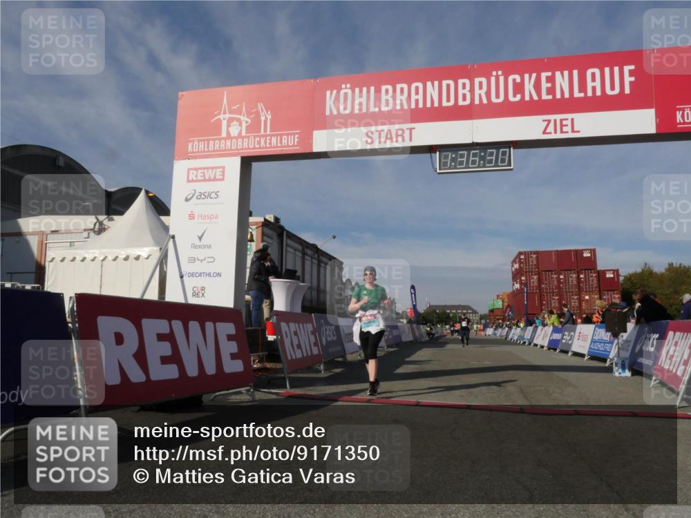 03.10.2025 - Köhlbrandbrückenlauf Matties Gatica Varas http://msf.ph/oto/9171350 03.10.2025 10:36:31 Ziel 2475, 3258, 3589 meine-sportfotos.de