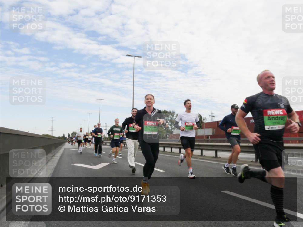 03.10.2025 - Köhlbrandbrückenlauf Matties Gatica Varas http://msf.ph/oto/9171353 03.10.2025 15:16:24 Position 3 7110, 9353 meine-sportfotos.de
