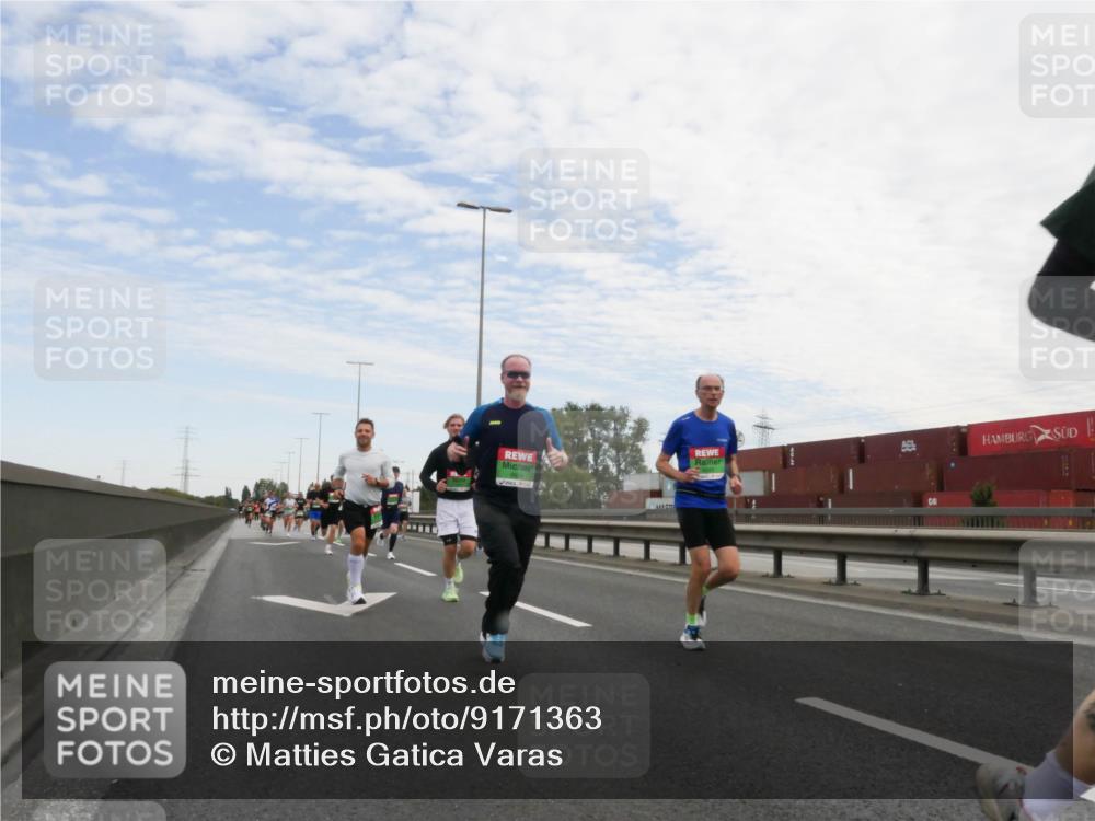 03.10.2025 - Köhlbrandbrückenlauf Matties Gatica Varas http://msf.ph/oto/9171363 03.10.2025 15:16:26 Position 3  meine-sportfotos.de