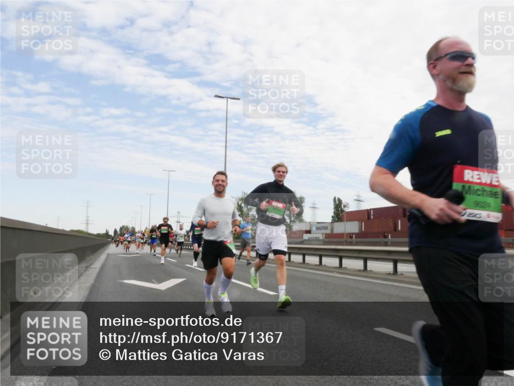 03.10.2025 - Köhlbrandbrückenlauf Matties Gatica Varas http://msf.ph/oto/9171367 03.10.2025 15:16:27 Position 3 9024 meine-sportfotos.de