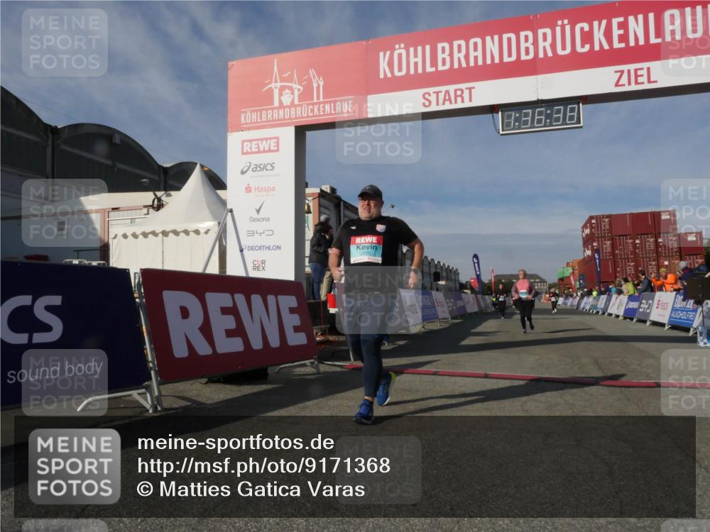 03.10.2025 - Köhlbrandbrückenlauf Matties Gatica Varas http://msf.ph/oto/9171368 03.10.2025 10:36:40 Ziel 1819, 1982, 2331, 2780, 3225, 3311, 3589 meine-sportfotos.de