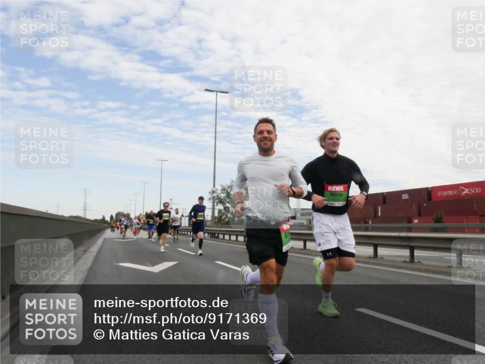 03.10.2025 - Köhlbrandbrückenlauf Matties Gatica Varas http://msf.ph/oto/9171369 03.10.2025 15:16:28 Position 3  meine-sportfotos.de
