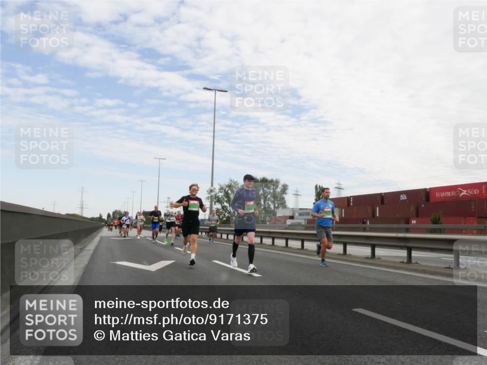 03.10.2025 - Köhlbrandbrückenlauf Matties Gatica Varas http://msf.ph/oto/9171375 03.10.2025 15:16:29 Position 3  meine-sportfotos.de