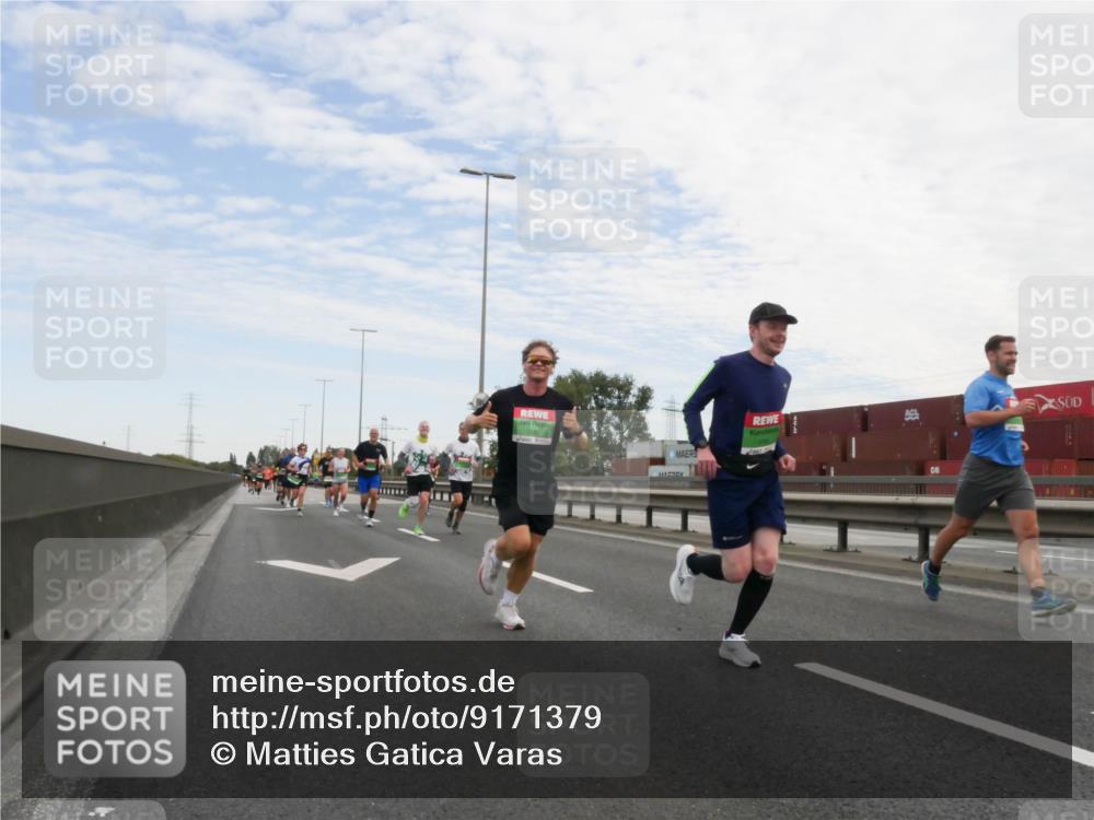 03.10.2025 - Köhlbrandbrückenlauf Matties Gatica Varas http://msf.ph/oto/9171379 03.10.2025 15:16:30 Position 3  meine-sportfotos.de