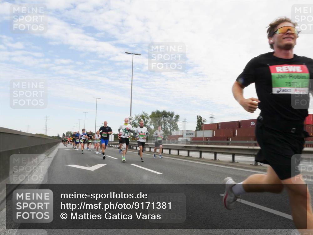 03.10.2025 - Köhlbrandbrückenlauf Matties Gatica Varas http://msf.ph/oto/9171381 03.10.2025 15:16:31 Position 3 7577 meine-sportfotos.de