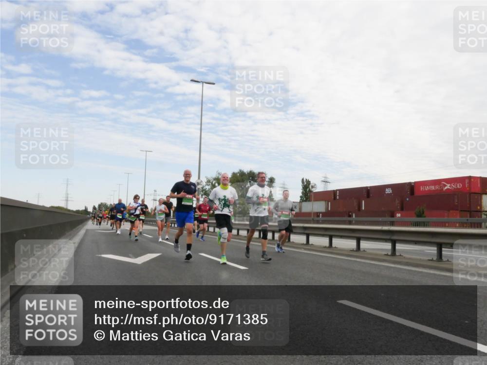 03.10.2025 - Köhlbrandbrückenlauf Matties Gatica Varas http://msf.ph/oto/9171385 03.10.2025 15:16:32 Position 3  meine-sportfotos.de