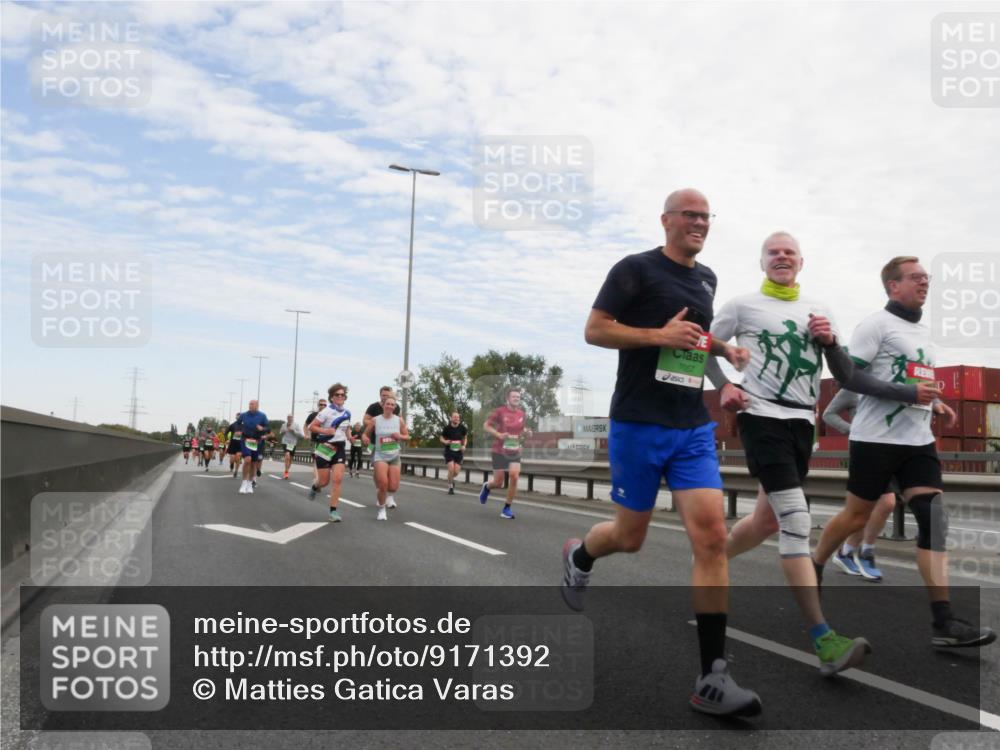 03.10.2025 - Köhlbrandbrückenlauf Matties Gatica Varas http://msf.ph/oto/9171392 03.10.2025 15:16:34 Position 3  meine-sportfotos.de
