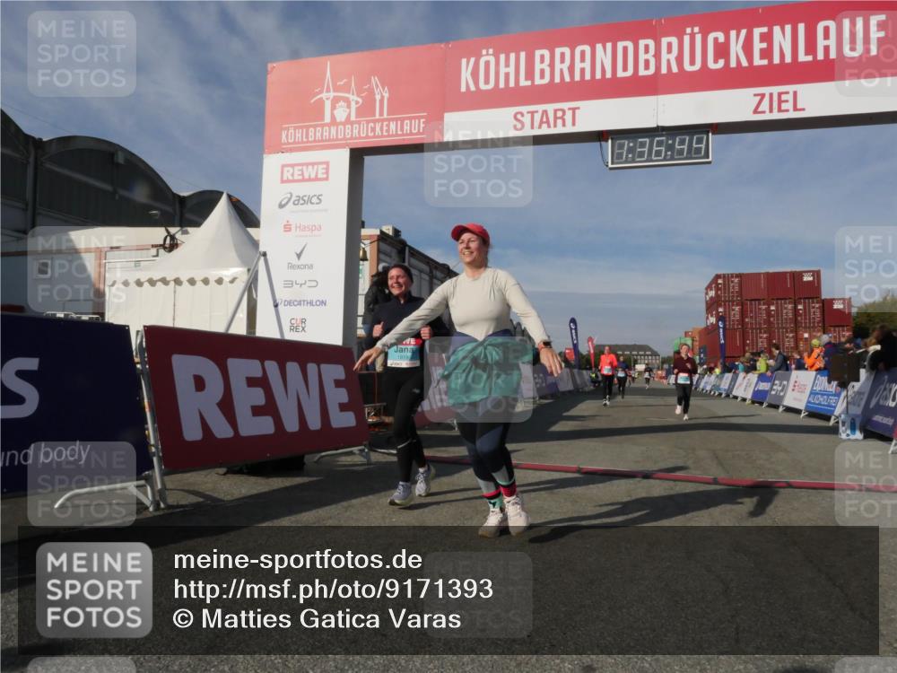 03.10.2025 - Köhlbrandbrückenlauf Matties Gatica Varas http://msf.ph/oto/9171393 03.10.2025 10:36:46 Ziel 1982, 2780, 3094, 3225, 3311 meine-sportfotos.de