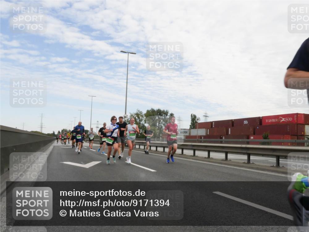03.10.2025 - Köhlbrandbrückenlauf Matties Gatica Varas http://msf.ph/oto/9171394 03.10.2025 15:16:34 Position 3  meine-sportfotos.de