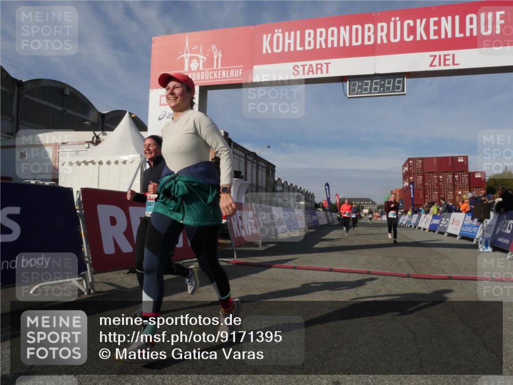 03.10.2025 - Köhlbrandbrückenlauf Matties Gatica Varas http://msf.ph/oto/9171395 03.10.2025 10:36:47 Ziel 1982, 2780, 3094, 3225, 3311 meine-sportfotos.de