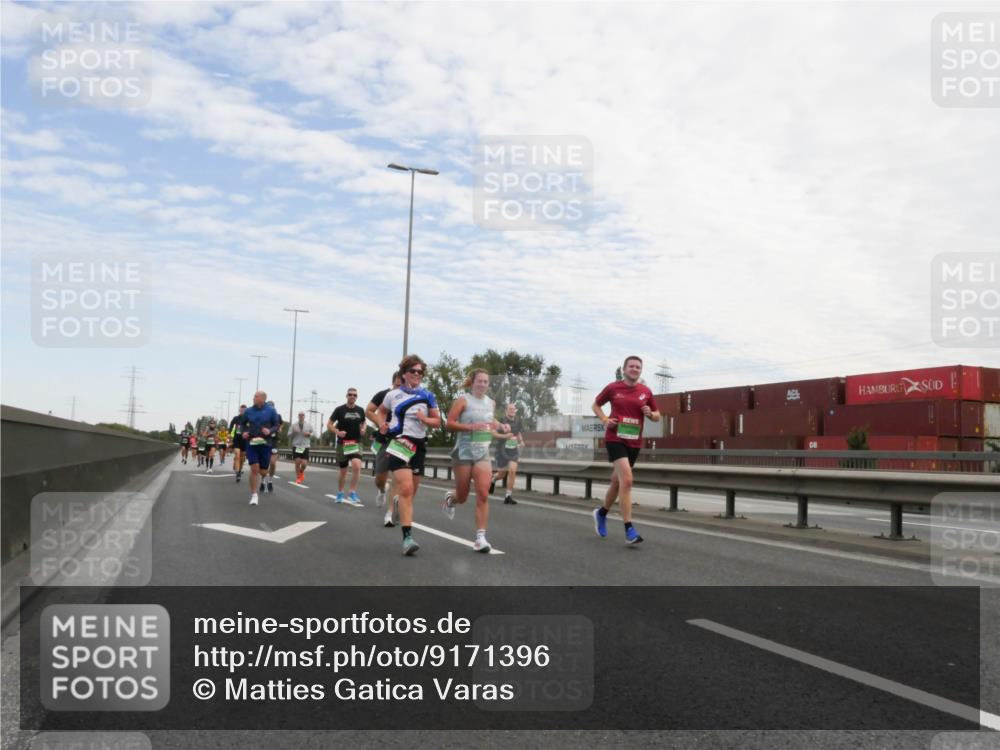 03.10.2025 - Köhlbrandbrückenlauf Matties Gatica Varas http://msf.ph/oto/9171396 03.10.2025 15:16:35 Position 3  meine-sportfotos.de