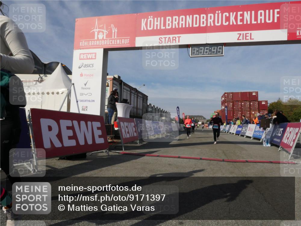 03.10.2025 - Köhlbrandbrückenlauf Matties Gatica Varas http://msf.ph/oto/9171397 03.10.2025 10:36:47 Ziel 1982, 2780, 3094, 3225, 3311 meine-sportfotos.de