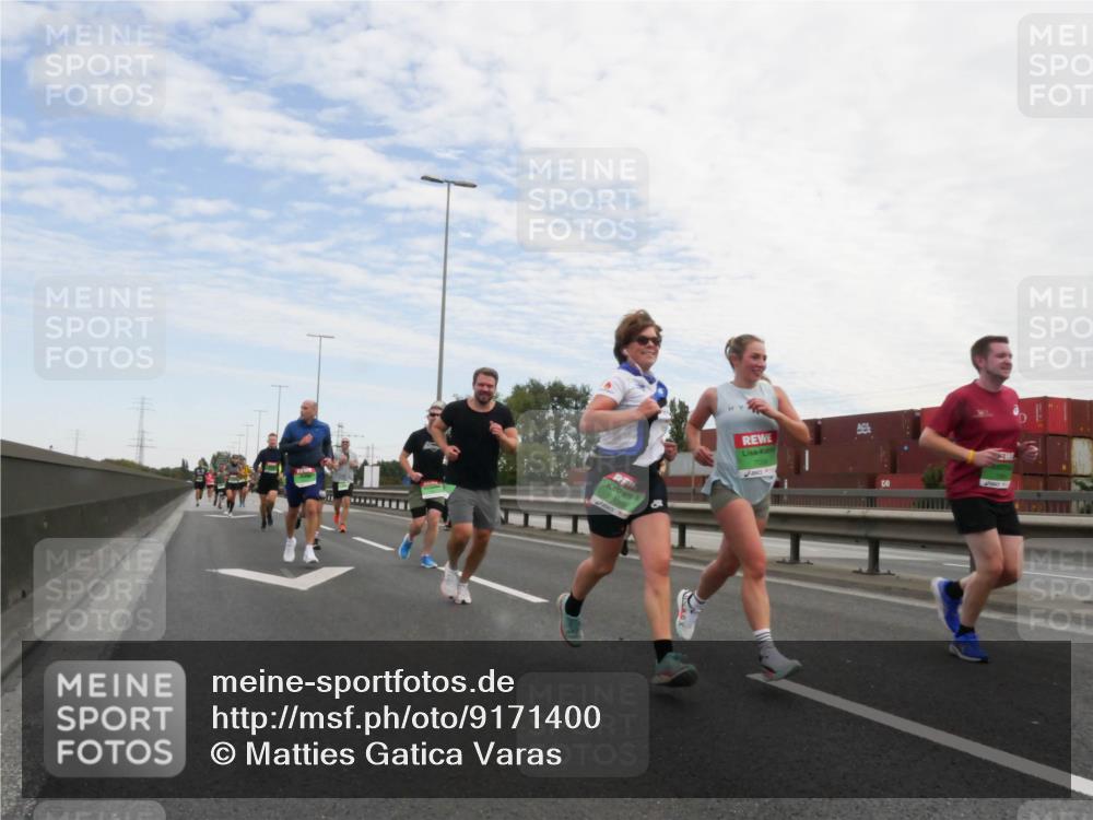 03.10.2025 - Köhlbrandbrückenlauf Matties Gatica Varas http://msf.ph/oto/9171400 03.10.2025 15:16:36 Position 3  meine-sportfotos.de