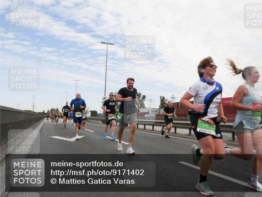 03.10.2025 - Köhlbrandbrückenlauf Matties Gatica Varas http://msf.ph/oto/9171402 03.10.2025 15:16:36 Position 3 7085 meine-sportfotos.de