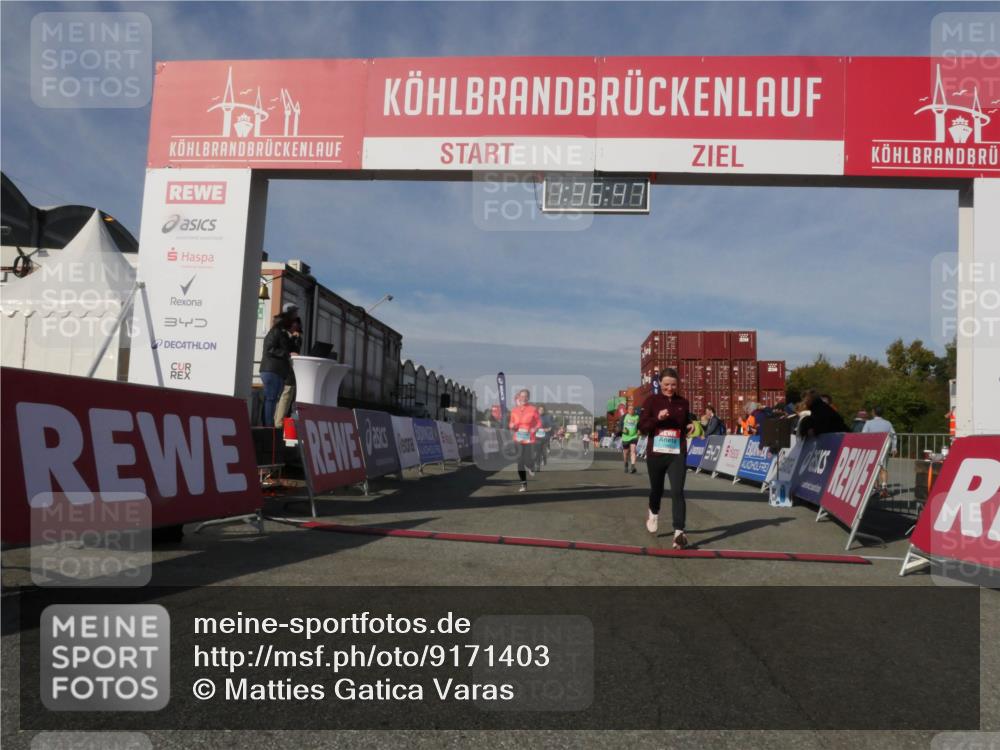 03.10.2025 - Köhlbrandbrückenlauf Matties Gatica Varas http://msf.ph/oto/9171403 03.10.2025 10:36:48 Ziel 1982, 2535, 2780, 3094, 3225, 3311 meine-sportfotos.de
