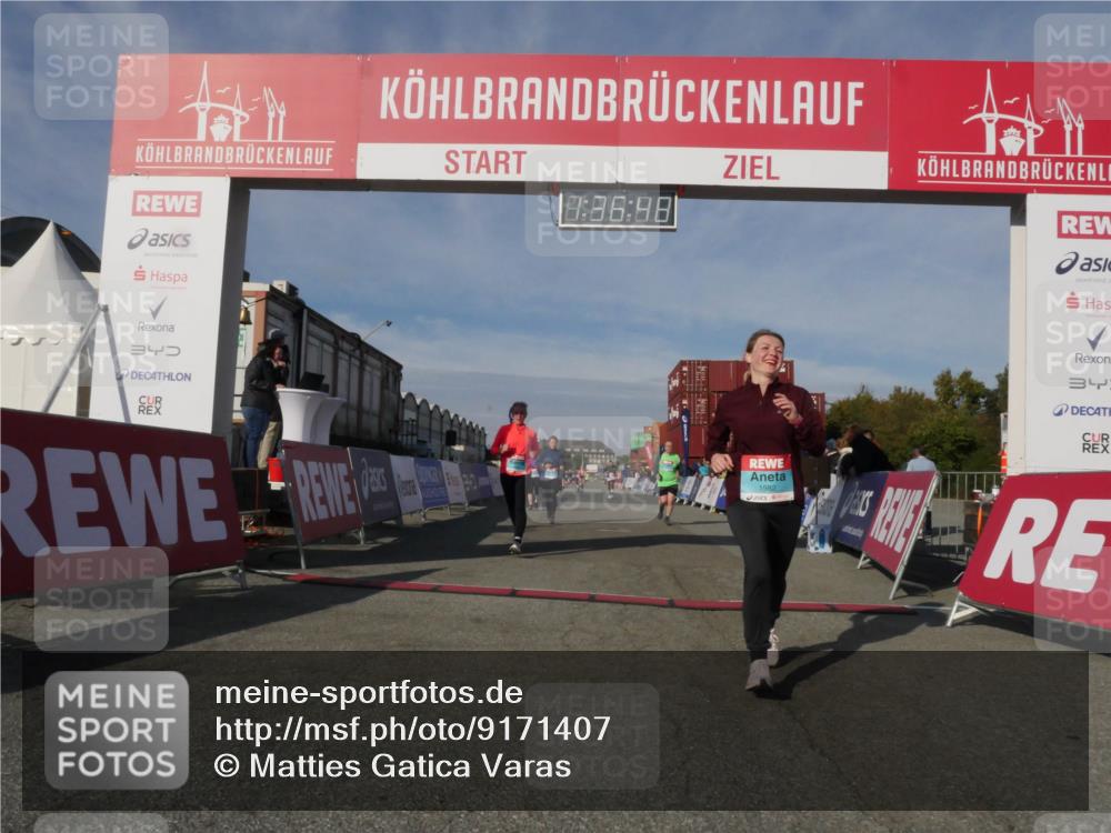 03.10.2025 - Köhlbrandbrückenlauf Matties Gatica Varas http://msf.ph/oto/9171407 03.10.2025 10:36:49 Ziel 2535, 2780, 3094, 3225, 3311 meine-sportfotos.de