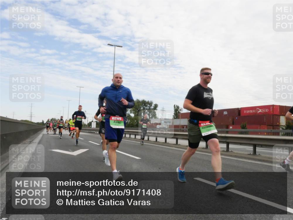 03.10.2025 - Köhlbrandbrückenlauf Matties Gatica Varas http://msf.ph/oto/9171408 03.10.2025 15:16:38 Position 3 9127, 7561 meine-sportfotos.de