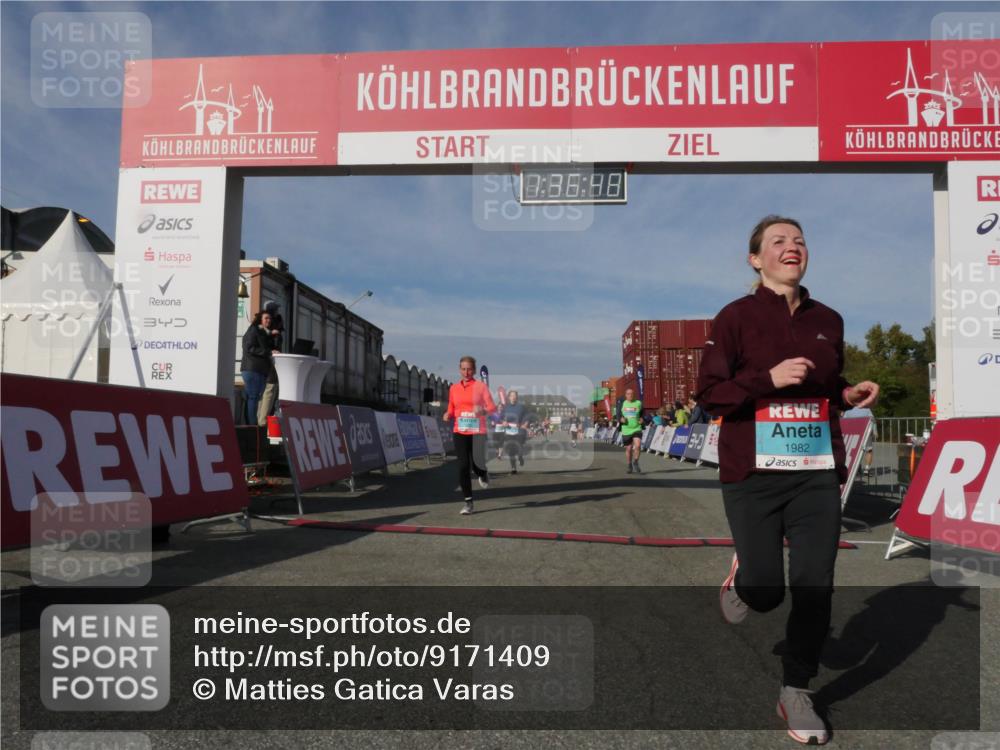 03.10.2025 - Köhlbrandbrückenlauf Matties Gatica Varas http://msf.ph/oto/9171409 03.10.2025 10:36:50 Ziel 2535, 2780, 3094, 3096, 3225, 3311 meine-sportfotos.de