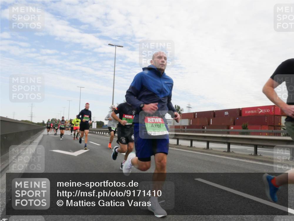 03.10.2025 - Köhlbrandbrückenlauf Matties Gatica Varas http://msf.ph/oto/9171410 03.10.2025 15:16:38 Position 3 9127 meine-sportfotos.de