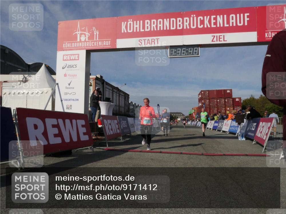 03.10.2025 - Köhlbrandbrückenlauf Matties Gatica Varas http://msf.ph/oto/9171412 03.10.2025 10:36:50 Ziel 2535, 2780, 3094, 3096, 3225, 3311 meine-sportfotos.de