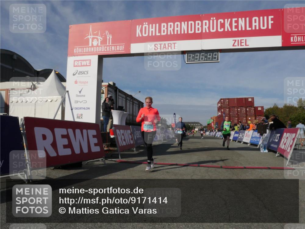 03.10.2025 - Köhlbrandbrückenlauf Matties Gatica Varas http://msf.ph/oto/9171414 03.10.2025 10:36:51 Ziel 2535, 2780, 3094, 3096, 3311 meine-sportfotos.de