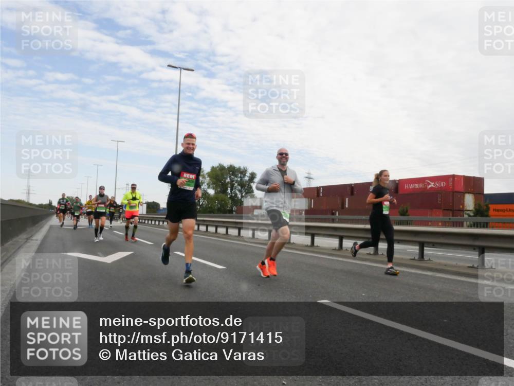 03.10.2025 - Köhlbrandbrückenlauf Matties Gatica Varas http://msf.ph/oto/9171415 03.10.2025 15:16:39 Position 3  meine-sportfotos.de