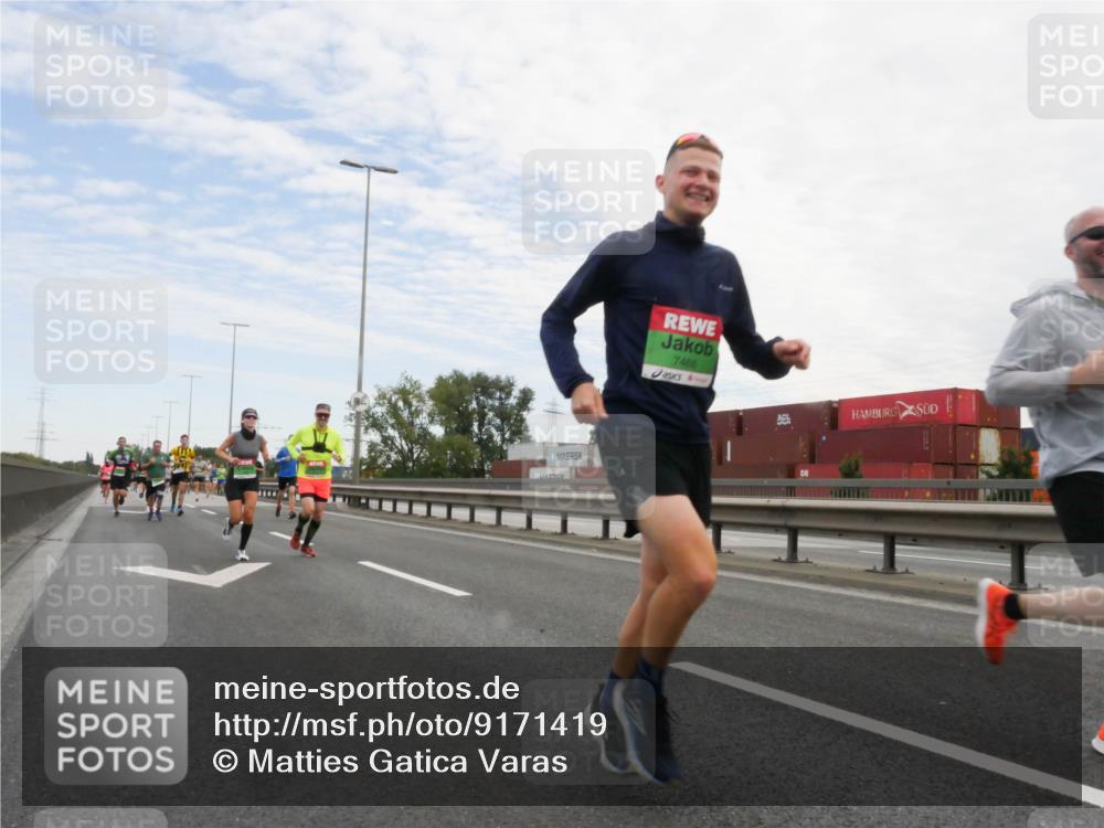 03.10.2025 - Köhlbrandbrückenlauf Matties Gatica Varas http://msf.ph/oto/9171419 03.10.2025 15:16:40 Position 3 7466 meine-sportfotos.de