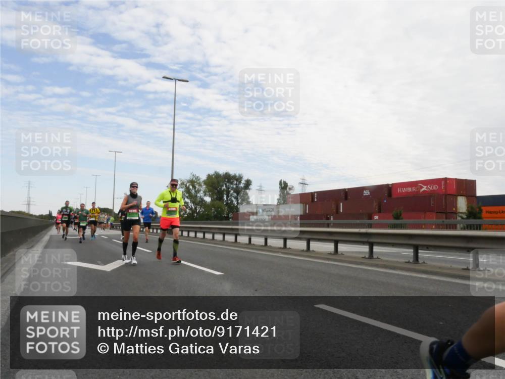 03.10.2025 - Köhlbrandbrückenlauf Matties Gatica Varas http://msf.ph/oto/9171421 03.10.2025 15:16:41 Position 3  meine-sportfotos.de
