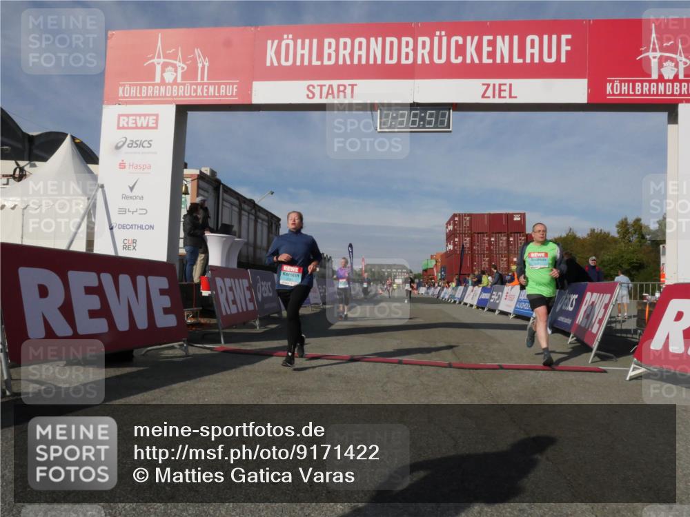 03.10.2025 - Köhlbrandbrückenlauf Matties Gatica Varas http://msf.ph/oto/9171422 03.10.2025 10:36:53 Ziel 2473, 2535, 3094, 3096 meine-sportfotos.de