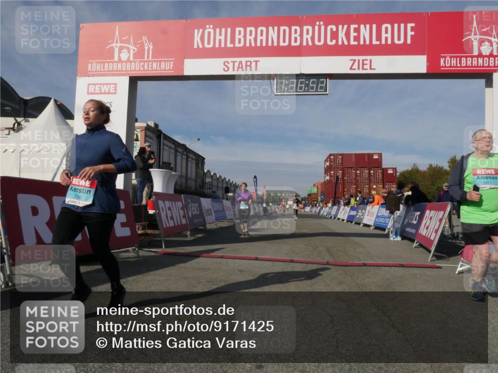 03.10.2025 - Köhlbrandbrückenlauf Matties Gatica Varas http://msf.ph/oto/9171425 03.10.2025 10:36:54 Ziel 2473, 2535, 3094, 3096 meine-sportfotos.de