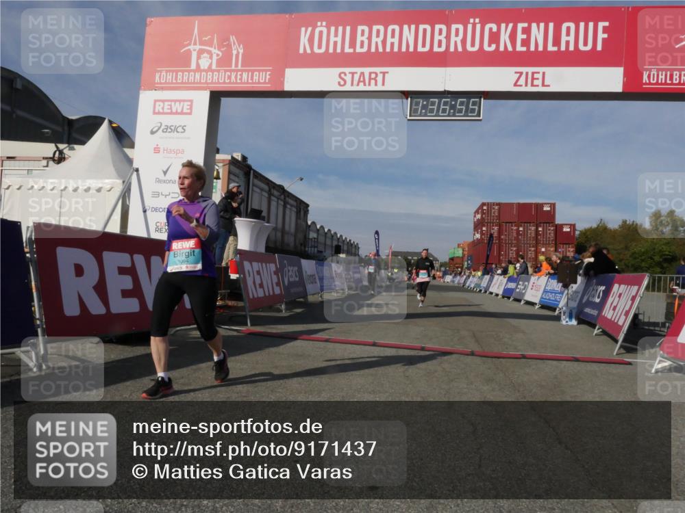 03.10.2025 - Köhlbrandbrückenlauf Matties Gatica Varas http://msf.ph/oto/9171437 03.10.2025 10:36:57 Ziel 2473, 2535, 3096 meine-sportfotos.de