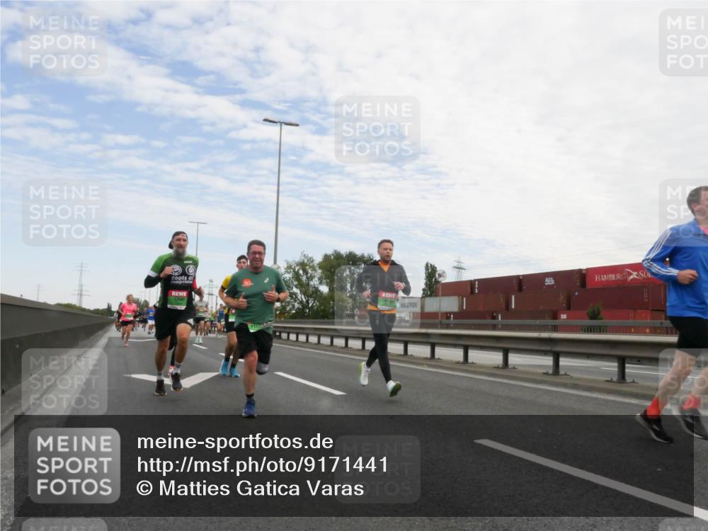 03.10.2025 - Köhlbrandbrückenlauf Matties Gatica Varas http://msf.ph/oto/9171441 03.10.2025 15:16:45 Position 3  meine-sportfotos.de